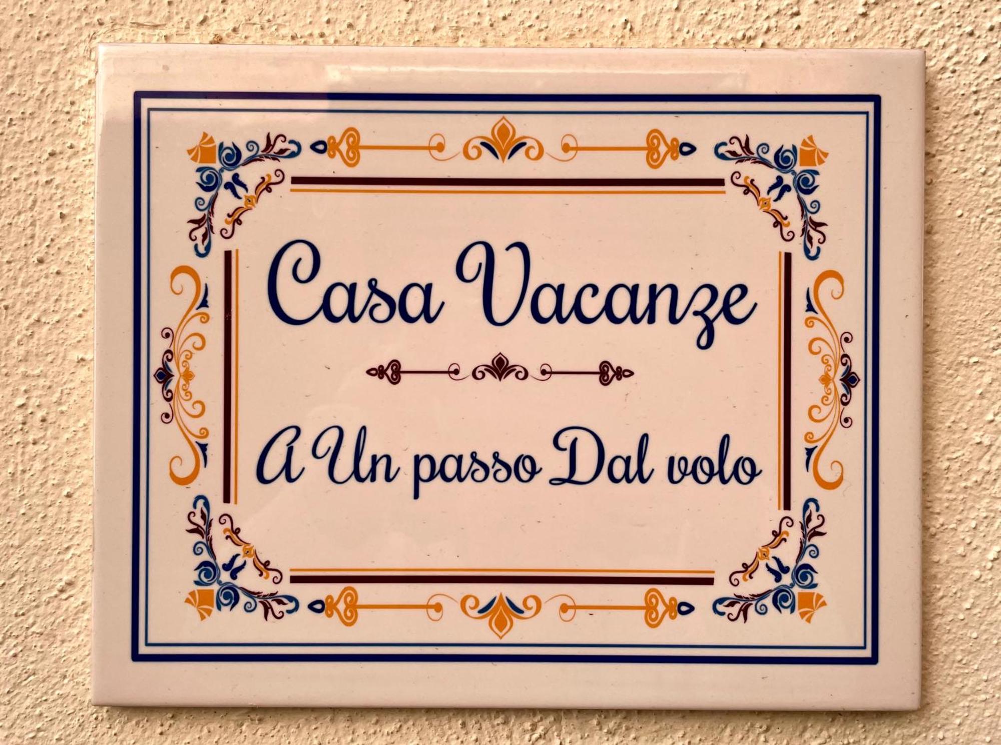 Casa Vacanze A Un Passo Dal Volo Барі Екстер'єр фото